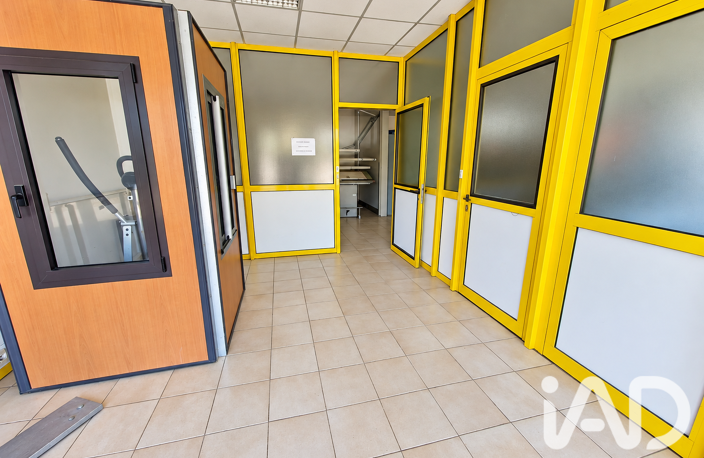 Vente Boutique/Local commercial 2 576 m&sup2; — photo 3