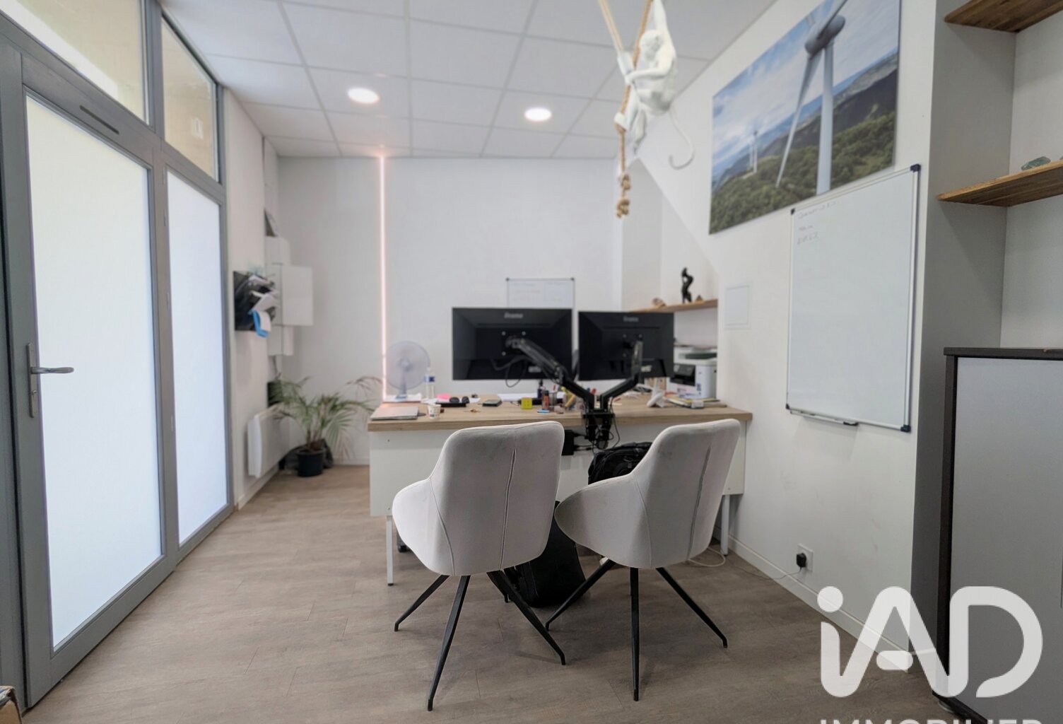 Vente Garage 112 m&sup2; — photo 1