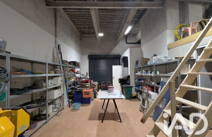 Vente Garage 112 m&sup2; — photo 2