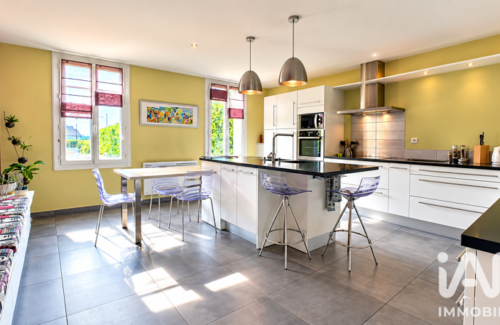 Vente Maison/villa 9 pièces — photo 2