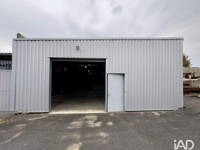 Location Local d'activités 270 m&sup2; — photo du bien