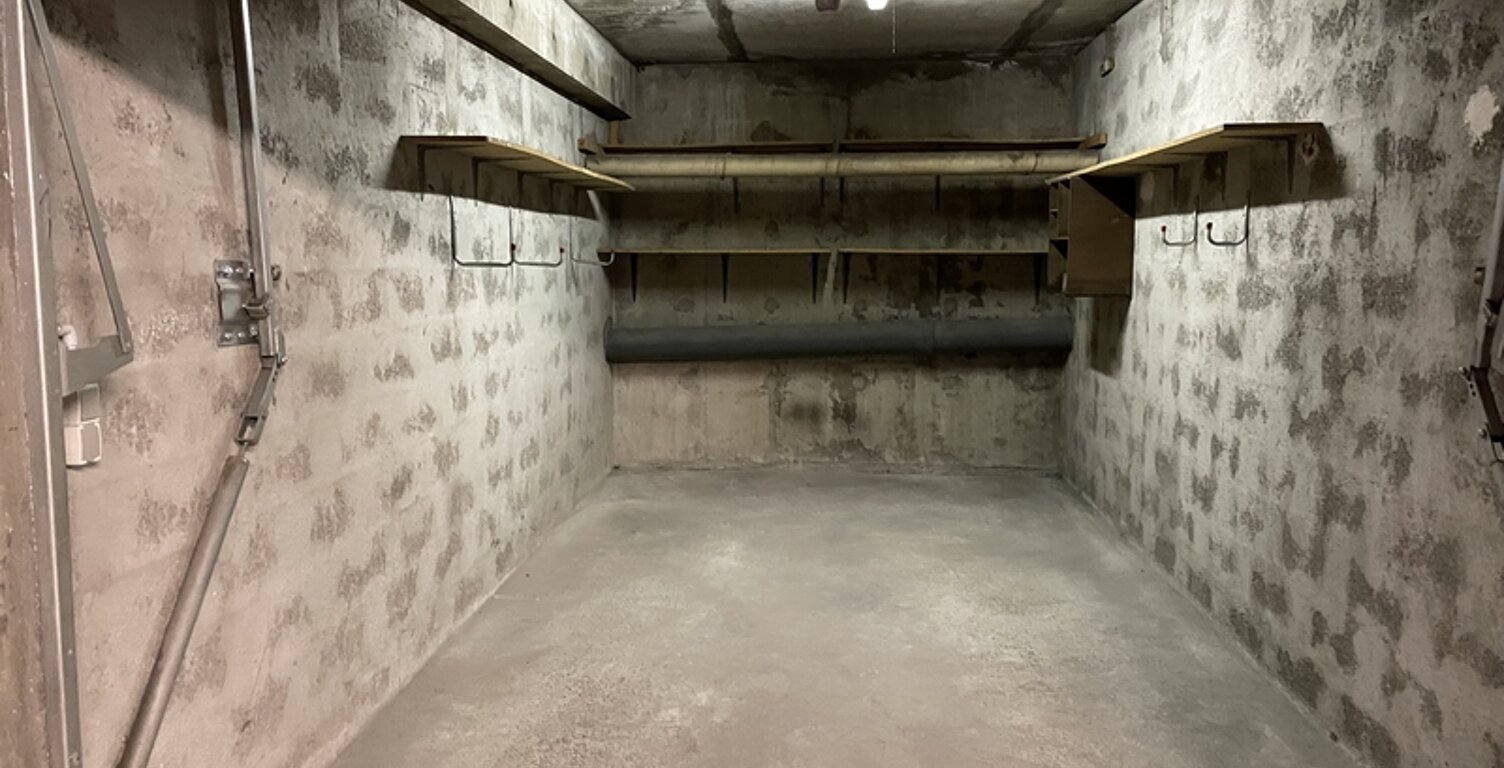 Garage fermé entrée sécurisée — photo 1
