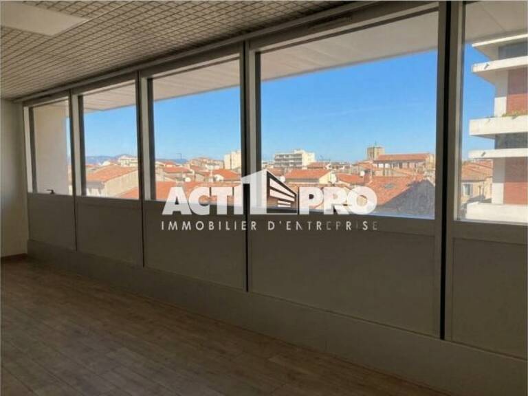 Bureaux à louer — photo 1