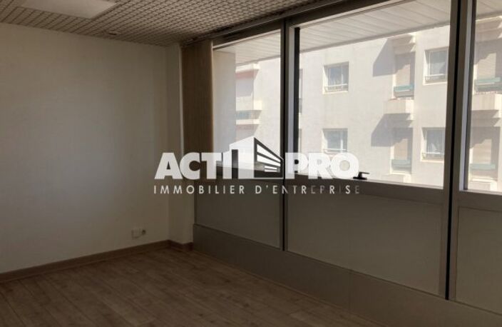 Bureaux à louer — photo 2