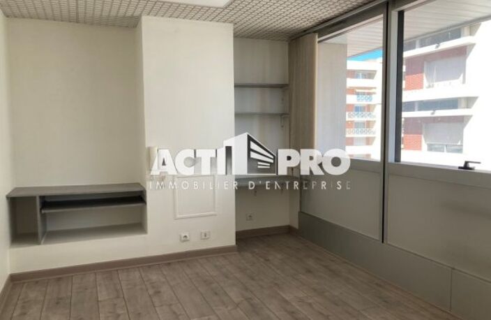 Bureaux à louer — photo 3