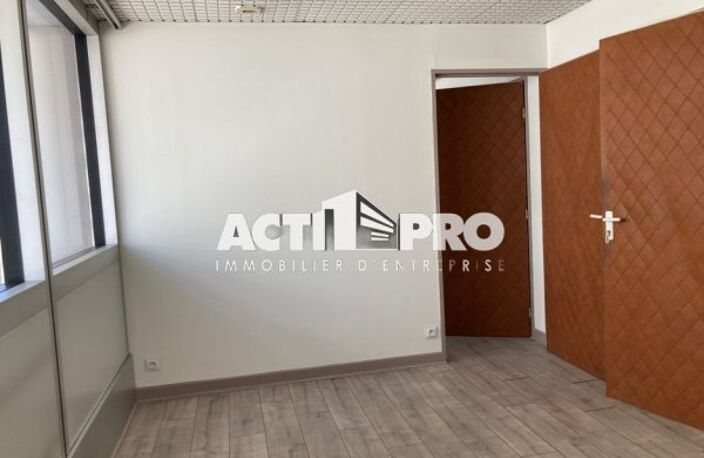 Bureaux à louer — photo 4