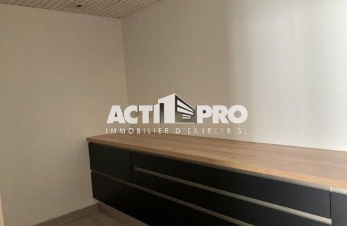 Bureaux à louer — photo 5
