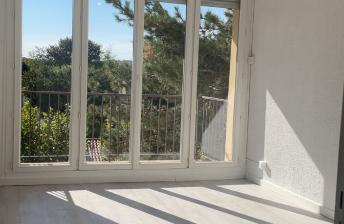 LE PONTET à louer appartement T3 — photo 3