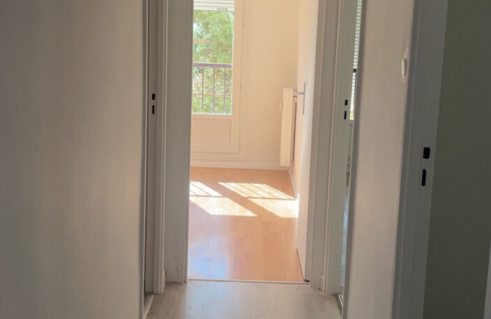 LE PONTET à louer appartement T3 — photo 5