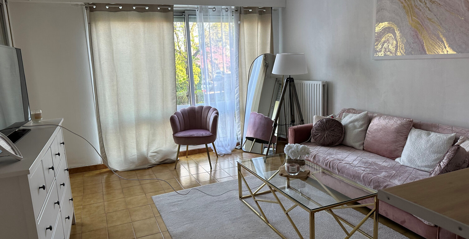 Location Appartement T2 avec balcon et parking privatif — Nîmes (Quartier Montaury) — photo 1
