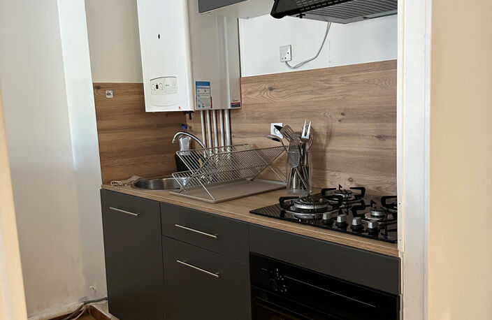 Location Appartement T2 avec balcon et parking privatif — Nîmes (Quartier Montaury) — photo 4