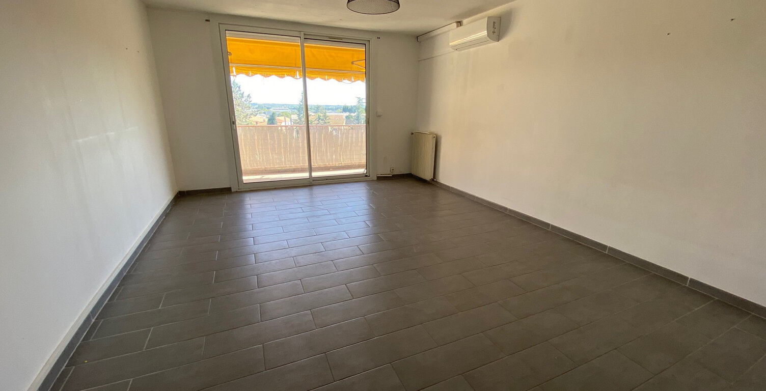 Appartement T3 72m2 avec terrasse, cave et garage à Nîmes Saint Césaire — photo 1
