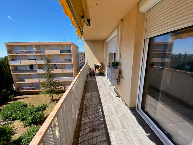 Appartement T3 72m2 avec terrasse, cave et garage à Nîmes Saint Césaire — photo du bien