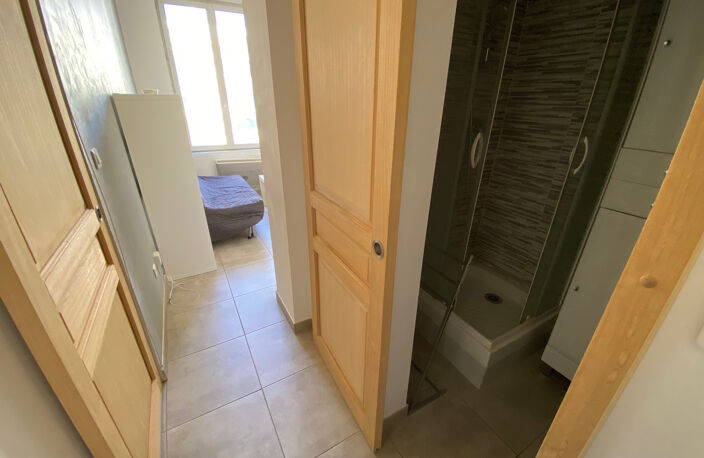 Studio 18m2 centre-ville Nîmes — photo 2