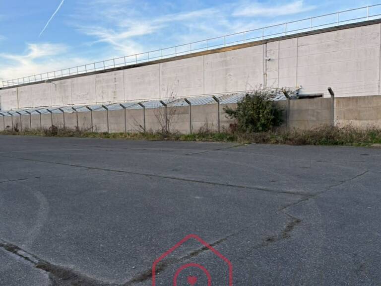 Terrain constructible sur une zone d'activités Ville d'EU — photo 1