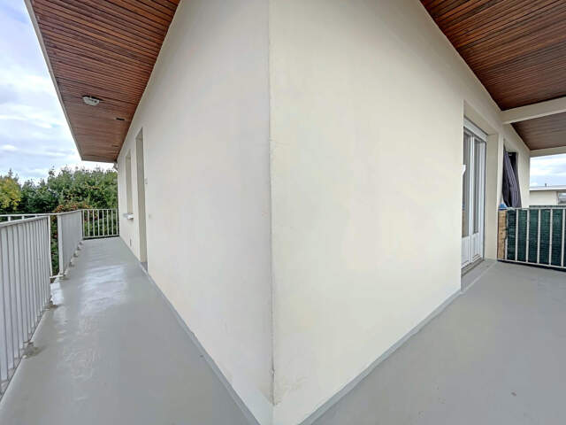 Appartement T2 avec terrasse, garage et parking   Idéal inve — photo du bien