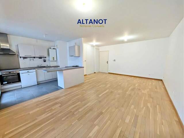 TOURS CATHEDRALE DANS RESIDENCE DE STANDING 2016 - T3 env 71m... — photo du bien