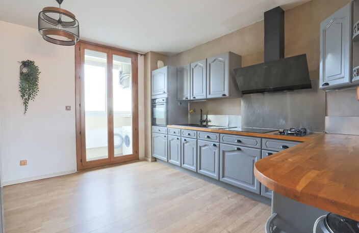M2335 - TOULON OUEST - Appartement T3 de 77 m2 avec parking en sous-sol — photo 3