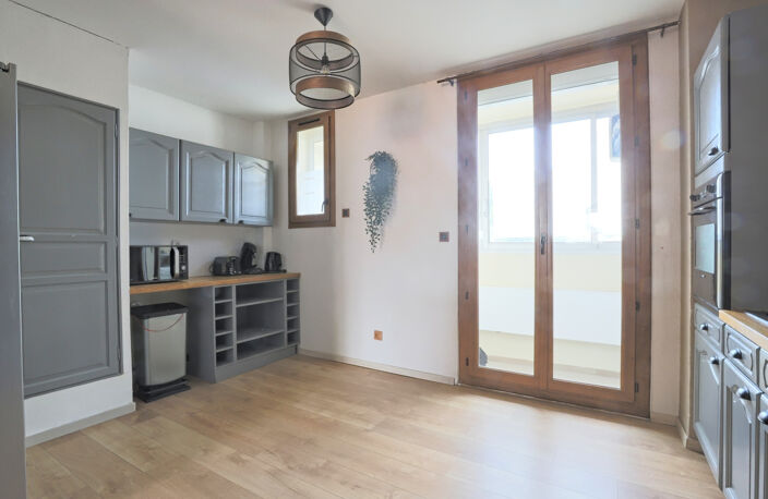 M2335 - TOULON OUEST - Appartement T3 de 77 m2 avec parking en sous-sol — photo 4