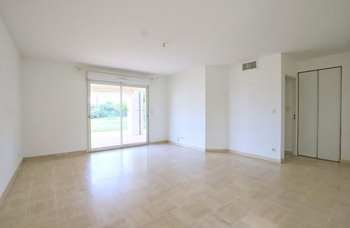 M2334 - HYERES - Port - Appartement T4 - Rez-de-jardin - Garage — photo 5
