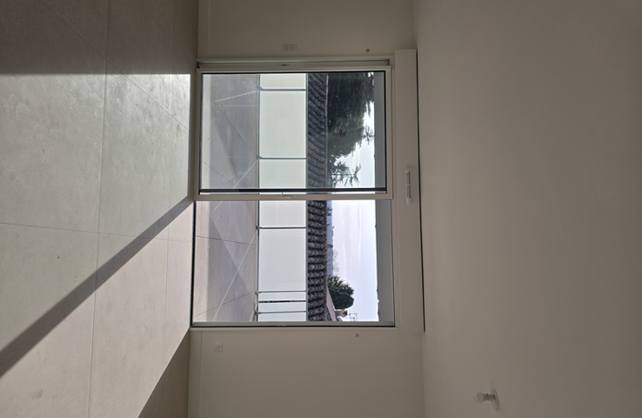 VISITE POSSIBLE POUR CE BEAU T4 AU COEUR DU VILLAGE — photo 2