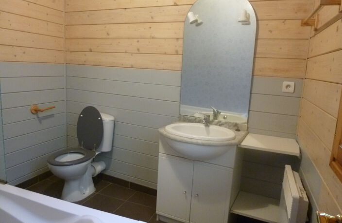 Charmant appartement T4 duplex de 64 m2 en Loi Carrez situé dans le centre historique. — photo 4