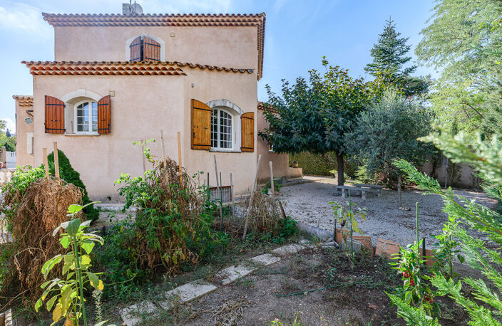 600m de l'eglise de Mazargues, MAISON 190m2 6 chambres, PISCINE et GARAGE, au CALME absolu — photo 3