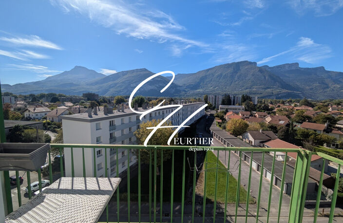 SAINT EGREVE - APPARTEMENT T3 MEUBLE - TRAVERSANT — photo 3