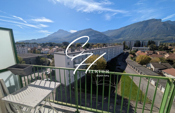 SAINT EGREVE - APPARTEMENT T3 MEUBLE - TRAVERSANT — photo 5