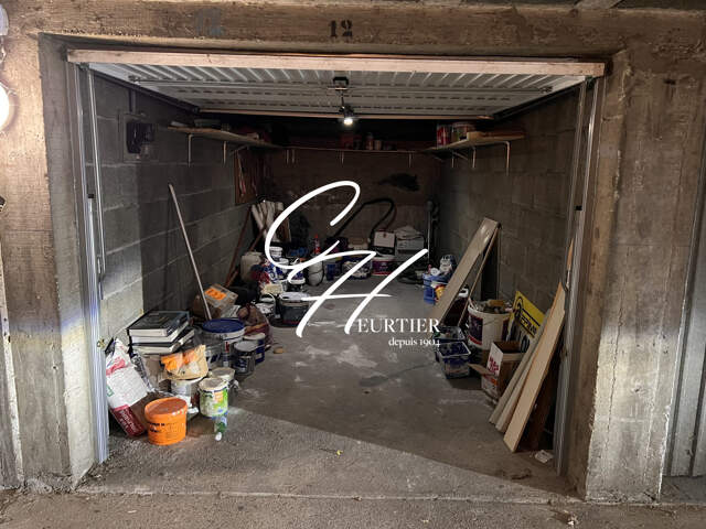 Garage Parking à vendre Grenoble — photo du bien