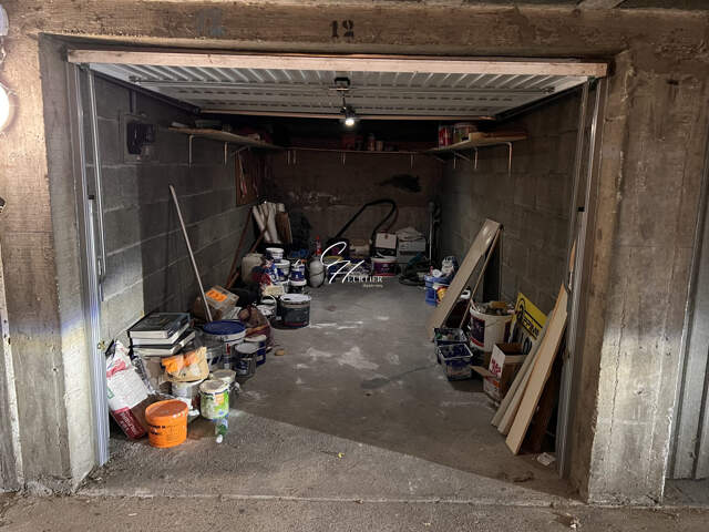 Garage Parking à vendre Grenoble — photo du bien