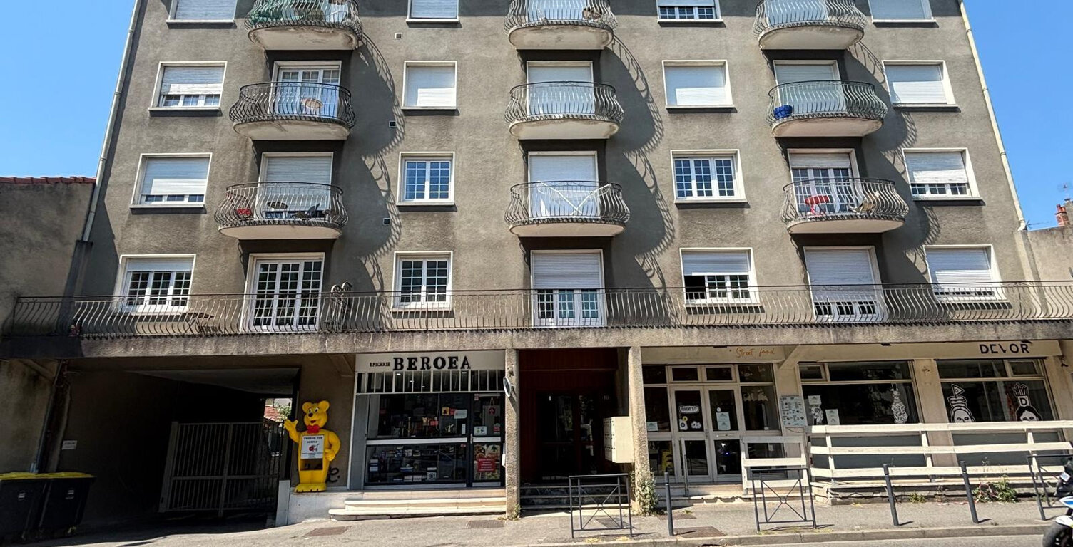 Rue Montplaisir, place de parking en terrasse à louer ... — photo 1