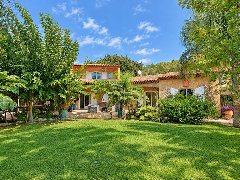 CARQUEIRANNE (BEAU VÉZÉ) - Maison T6 171 m2 - Terrain 5 202 m2 - Double Garage 43 m2 - Pool House - Piscine - — photo 1