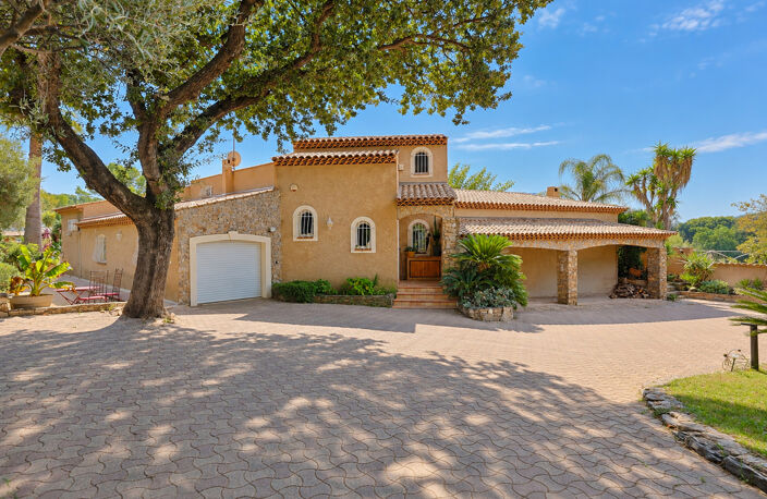 CARQUEIRANNE (BEAU VÉZÉ) - Maison T6 171 m2 - Terrain 5 202 m2 - Double Garage 43 m2 - Pool House - Piscine - — photo 3