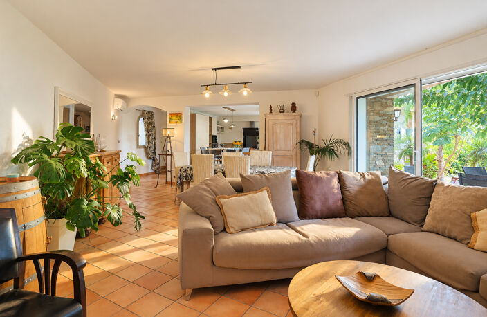 CARQUEIRANNE (BEAU VÉZÉ) - Maison T6 171 m2 - Terrain 5 202 m2 - Double Garage 43 m2 - Pool House - Piscine - — photo 4