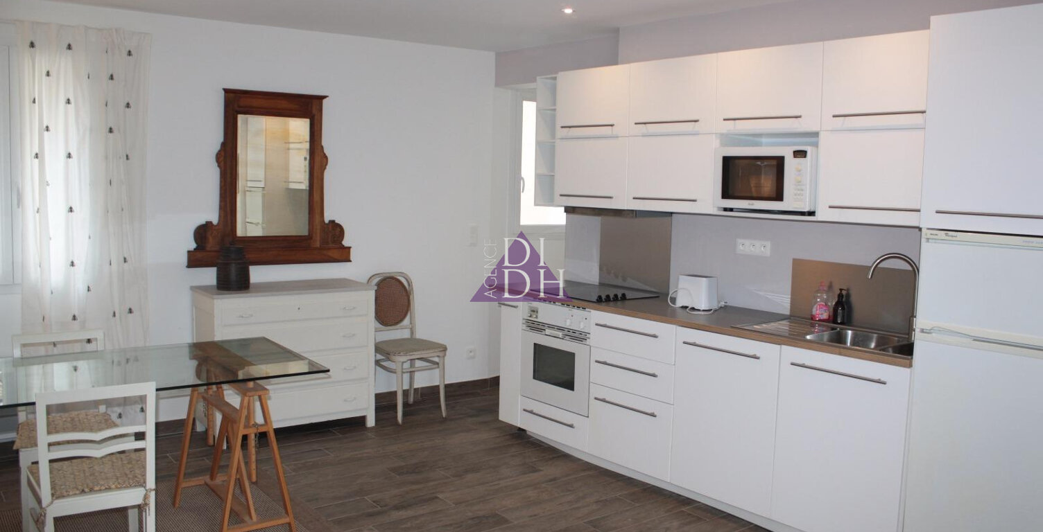 Appartement meublé, village de Giens — photo 1