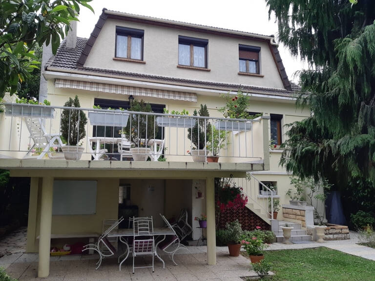 Beau pavillon sur 3 niveaux dans quartier recherché — photo 1