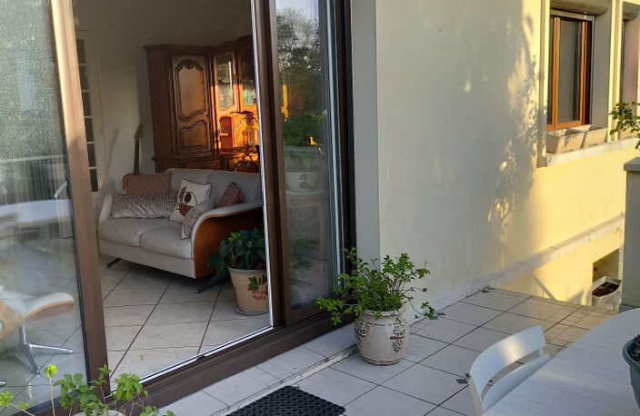 Beau pavillon sur 3 niveaux dans quartier recherché — photo 2