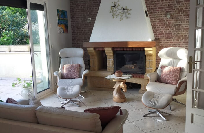 Beau pavillon sur 3 niveaux dans quartier recherché — photo 3