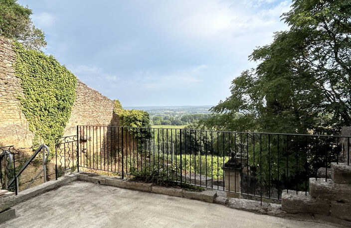 Pour les amoureux de pierre et d'histoire dans village prisé à proximité d'Uzès — photo 4