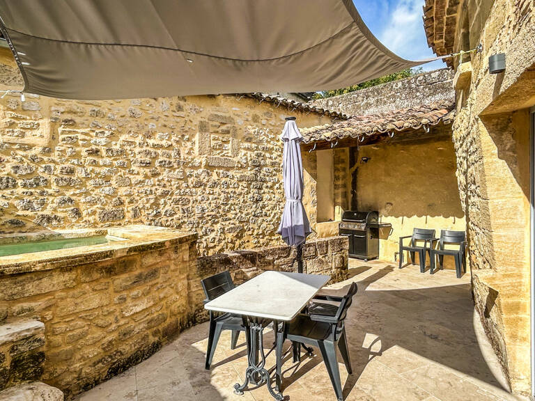 Pour les amoureux de pierre et d'histoire dans village prisé à proximité d'Uzès — photo 1