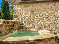 Pour les amoureux de pierre et d'histoire dans village prisé à proximité d'Uzès — photo 3