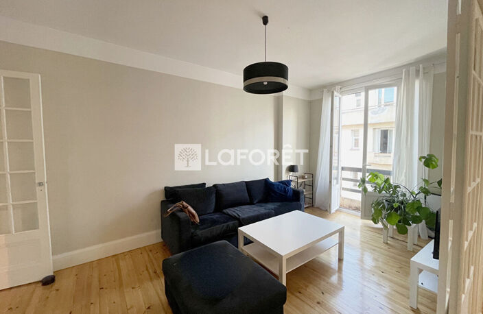 Appt  75 m² - 2 chambres, cuisine séjour, entièrement rénové — photo 2