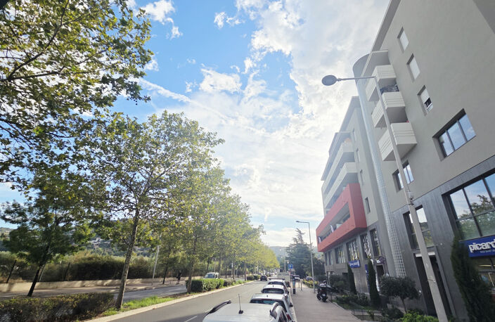 Local professionnel au cœur d’un pôle médical   Nice Ouest — photo 3