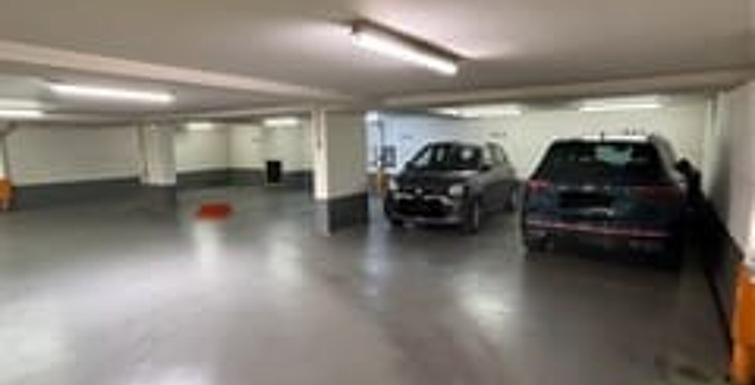 PARKING — photo 1