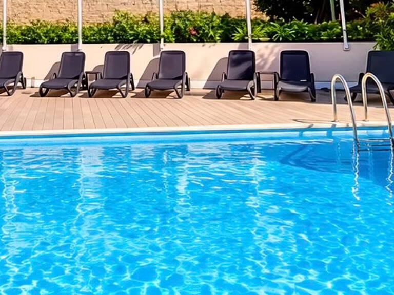 CANNES PROCHE BANANE RARE  ! T2 28 M2 REFAIT À NEUF ÉTAGE ÉL — photo 1