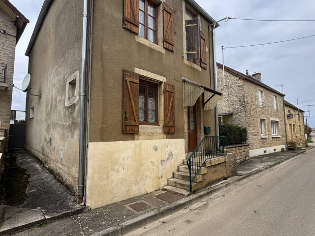 ETROCHEY ( 21) Maison de 100m2 avec petite cour proche de C — photo du bien