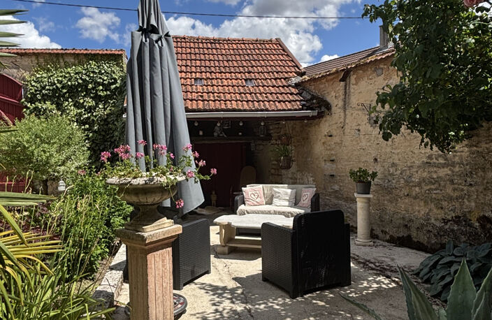AMPILLY LE SEC ( 21) : Ancien corps de ferme avec habitation — photo 4