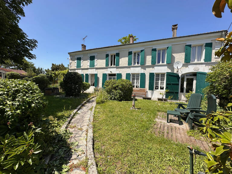 Maison de Village avec jardin — photo 1