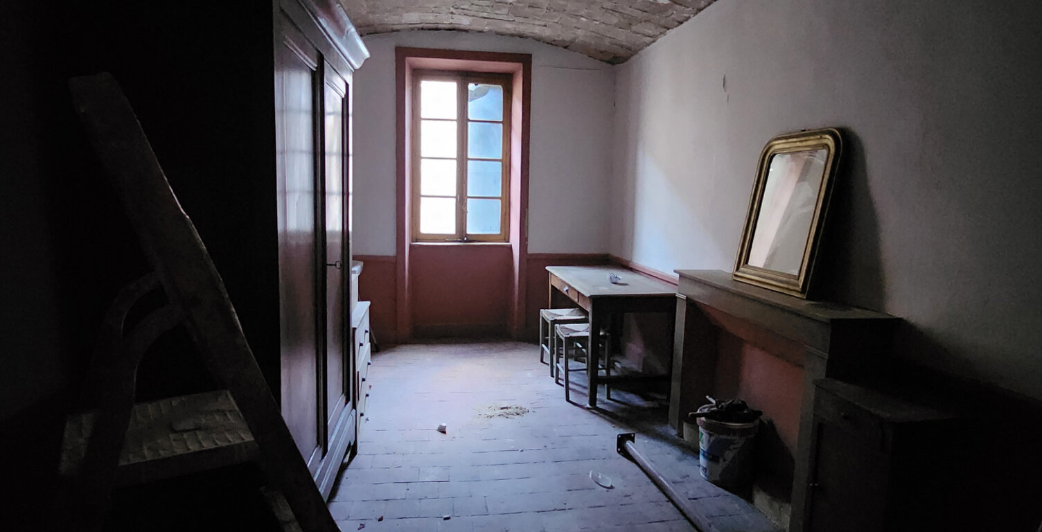 Maison de ville - à rénover - 100 m2 - mitoyenne - tout à l' — photo 1